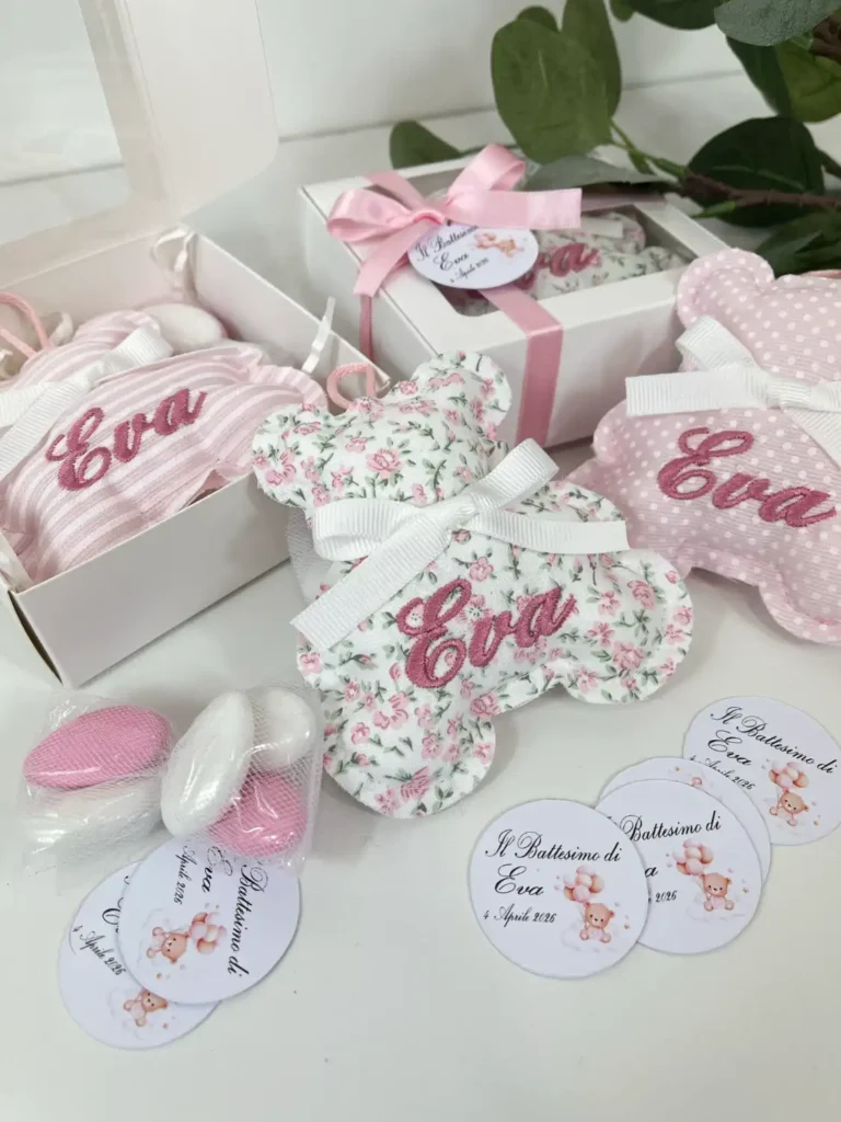 bomboniera battesimo orsetti ricamati con scatolina